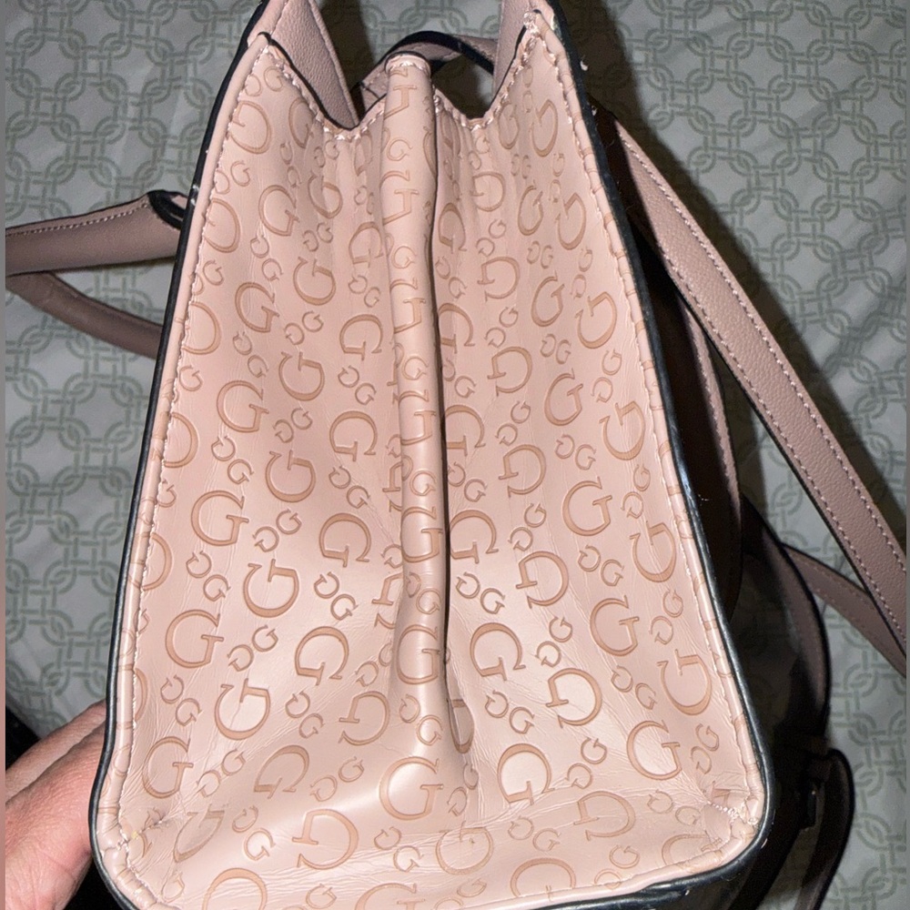 💕Final price 💕Guess Blush Pink Monogram Tote with removable strap & silver - Picture 3 of 16